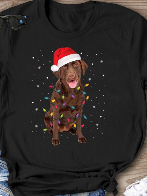 Men's Graphic T-Shirt Chocolate Dog Sitting With Santa Hat And Christmas Lights Surrounded By Snowflakes